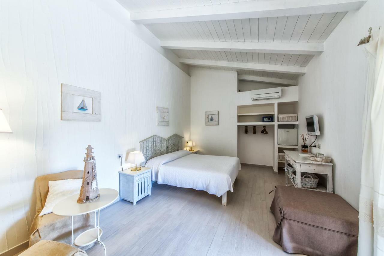 Cento Ulivi B&B Golfo Aranci Exteriör bild